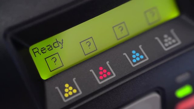 Einstellung der Netzwerkkonfiguration eines Farbdruckers