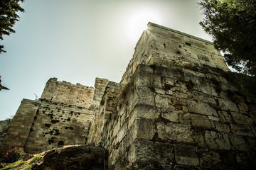Fototapeta premium Morning at the Acropolis in Greece from low angle, sun rising