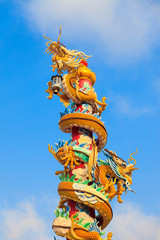Fototapeta na wymiar The dragon in the Chinese shrine.