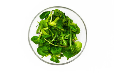 Frischer Salat in einer Glasschale