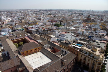 Fototapeta na wymiar View of Seville from the height of the Cathedral