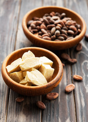 Natural cocoa butter and beans