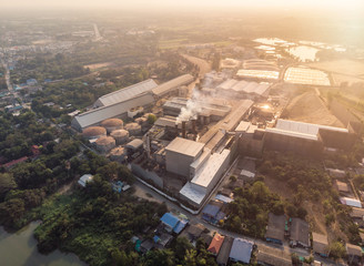 Obraz premium Industry factory manufacturing with emission smoke from chimneys