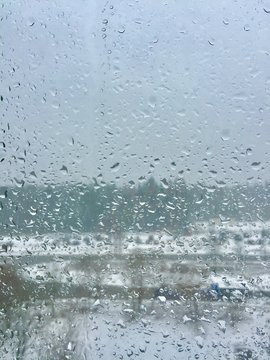 rain drops on window © Simon