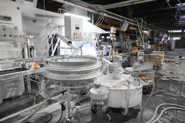 Manufacture of cement inside the building of the plant