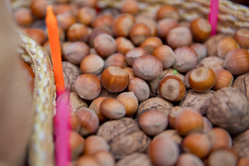 Nuts and walnuts . Close-up of walnuts and hazelnuts as background . Mix of hazelnut and walnuts with hard shell . dried hazelnuts and walnuts, closeup