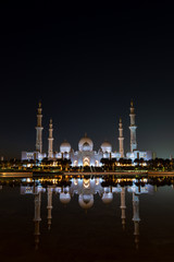 Fototapeta na wymiar Sheikh Zayed Grand Mosque of Abu Dhabi, United Arab Emirates