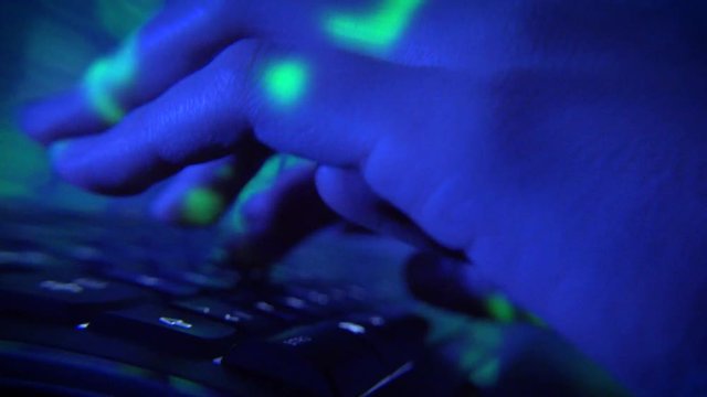 Cyber Attacke im Internet oder Darknet