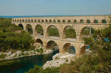Fototapeta na wymiar Bellissimo Ponte del Gard, Provenza, Costa azzurra, Francia