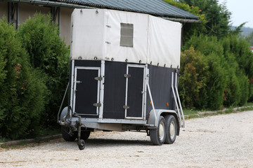 Trailer parking for horse transportation