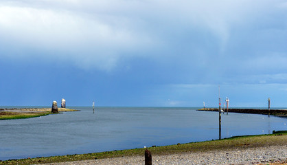 The confluence of the Boyne River in the Irish Sea.