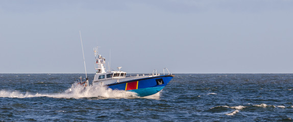 FAST MOTOR BOAT - Border Guard boat patrol © Wojciech Wrzesień