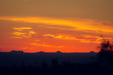 atardecer en las montañas