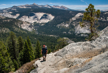Fototapeta na wymiar On the trail to Half Dome, Yosemite