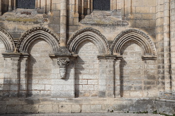 Fototapeta na wymiar Nouvelle-Aquitaine - Dordogne - Brantôme - Arches anciennes de l'Abbaye