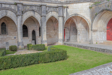 Fototapeta premium Nouvelle-Aquitaine - Dordogne - Brantôme - Vestiges du cloitre de l'Abbaye