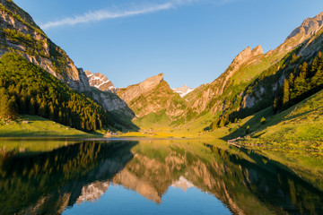 Fototapeta premium Sonnenaufgag am Seealpsee