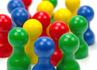Bunte Spielfiguren, Holzkegel
