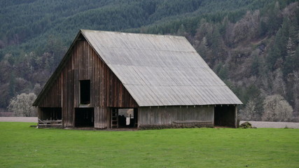 Fototapeta na wymiar Old barn #1