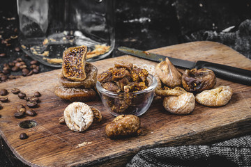 Dried figs