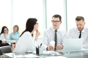 Obraz premium serious employees sitting at the office Desk