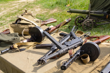 Various rifle weapons of the Second World War in the partisan camp
