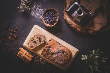 Vegan cake with blueberries and cinnamon