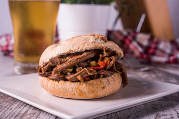 Bocadillo Carne Mechada