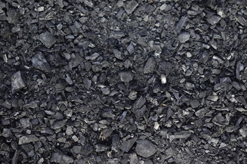 restos de madera carbonizada se aprecian distintos grises y negros