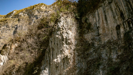 Fototapeta na wymiar Magic mountains, sheer cliffs, monkeys, crocodiles - Canyon del Sumidero