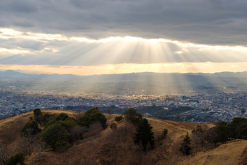 若草山から見た奈良の町　光芒　天使のはしご