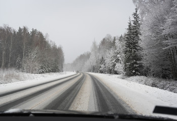 Obraz na płótnie Canvas Snowy winter road.