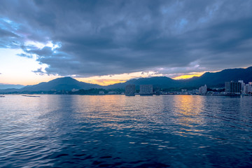 夕暮れの大野瀬戸と廿日市の風景