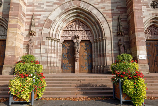 &Eacute;glise Saints-Pierre-et-Pau, Obernai, Bas-Rhin, Alsace, Grand Est, France