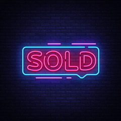Obraz premium Sold Neon Text Vector. Sold neon sign, design template, modern trend design, night neon signboard, night bright advertising, light banner, light art. Vector illustration