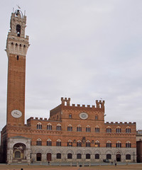 Fototapeta premium old town hall in italian city Siena