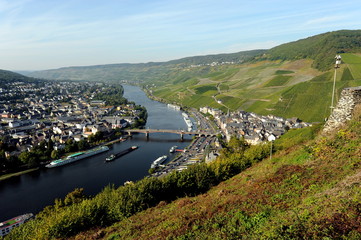 Fototapeta premium Bernkastel-Kues, Burgruine Landshut an der Mosel