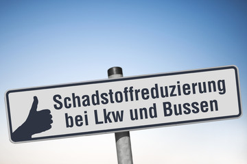 Schadstoffreduzierung bei Lkw und Bussen, Daumen hoch,