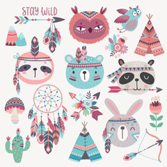 Niedliche Waldland-Boho-Stammesfiguren, Hase, Eule, Faultier, Panda, Bär. © avian
