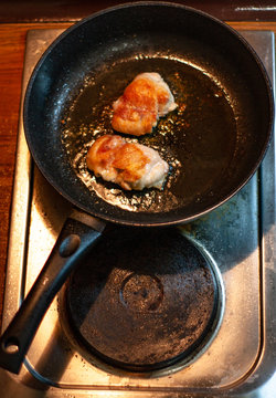 food, pan, meat, cooking, meal, pork, dinner, beef, dish, frying pan, fried, sauce, frying, steak, lunch, cuisine, healthy, tomato, kitchen, meatballs, cook, closeup, hot, red, cooked, meat, fried mea