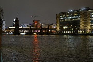 Oberbaumbrücke, Nacht, Spree