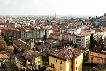Fototapeta na wymiar orange roofs panorama of the city of Bergamo