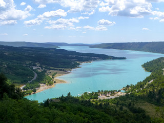 Fototapeta na wymiar Blue Lac de Sainte-Croix lake near Verdon gorges in Provence, France