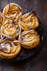Apple pie roses
