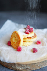 Russian breakfast cheesecakes with raspberries 