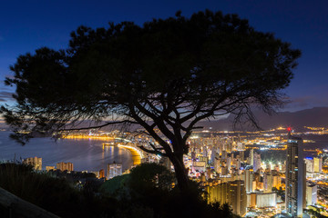 Benidorm Hiszpania Costa Blanca Alicante -  Miasto nocą © Kuba Petrymusz