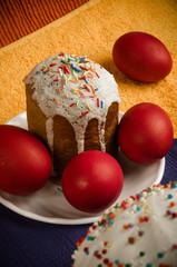 Obraz na płótnie Canvas Kulichi, traditional Russian Easter cake with icing