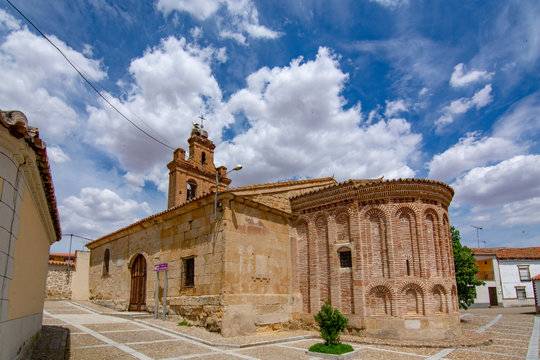 Romanesque church of San Andr&eacute;s in Olmo de Guare&ntilde;a