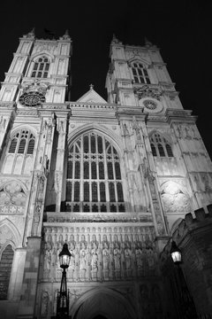 Fototapeta Westminster Abby by night black/white