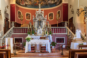 Fototapeta na wymiar Pfarrkirche des Heiligen Pelagius in Novigrad in Kroatien